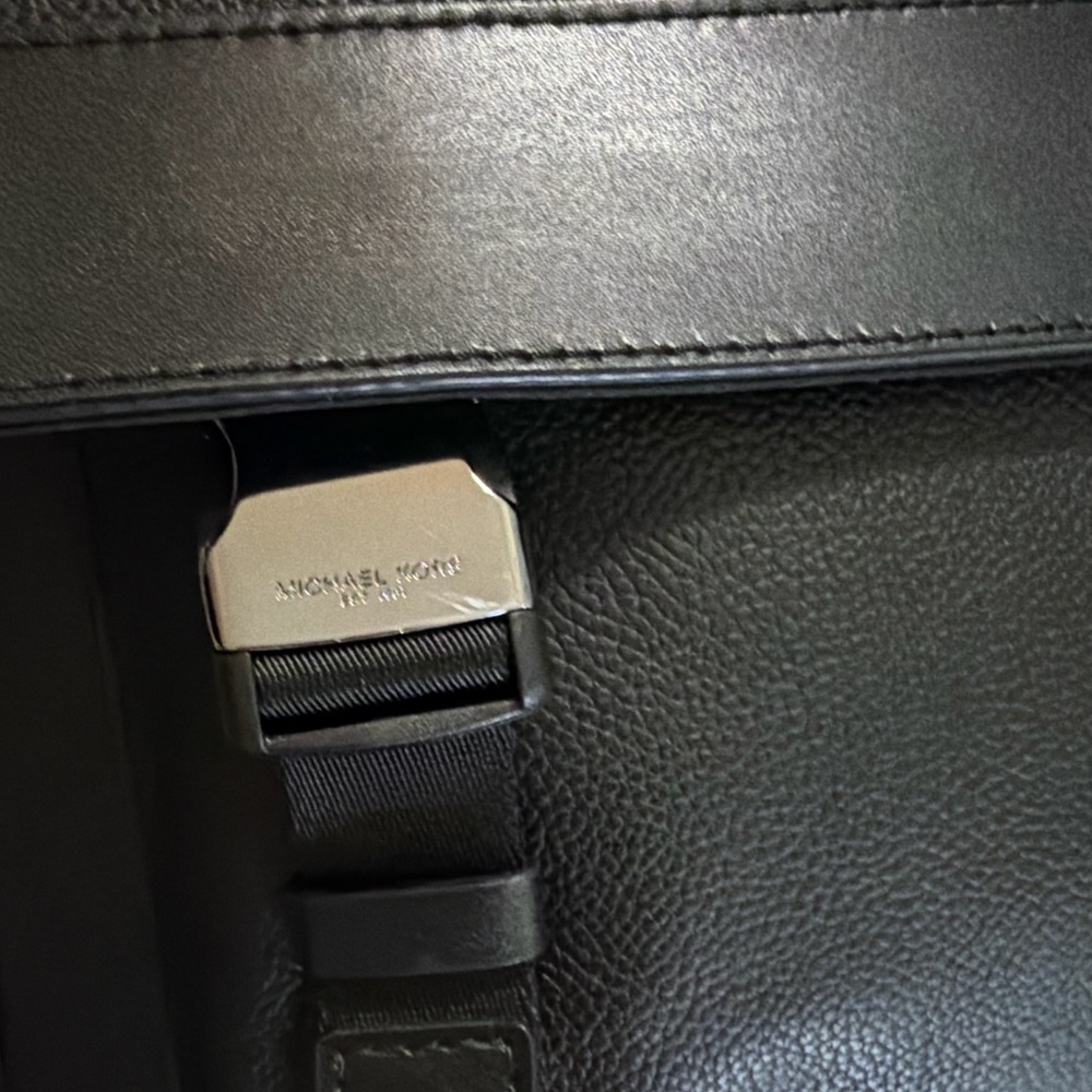 Michael Kors Greyson Black Leather Messenger Bag Crossbody Laptop Work Medium - Picture 10 of 16